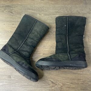 UGG Australia Women's Ultra Tall Sheepskin Suede Boots Black Style 5245 Size 10